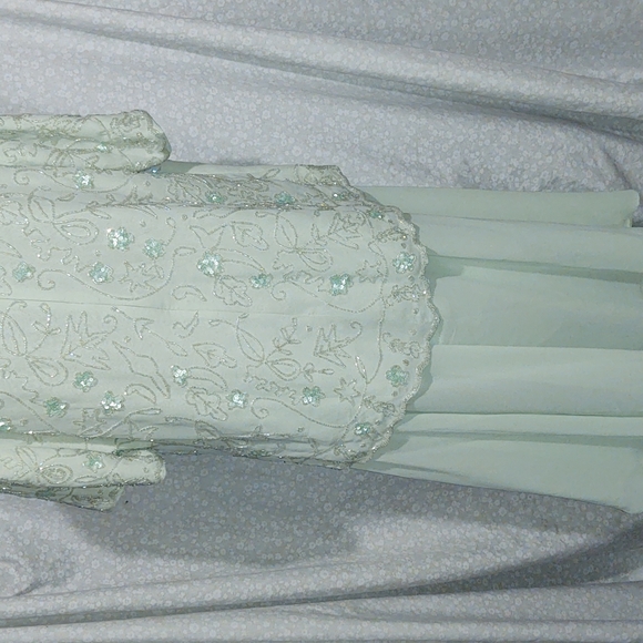 Roman's Formal Dress 2p MOTB - Picture 4 of 4